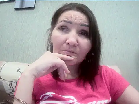 ClaireSunset online show from May 5, 6:00 pm