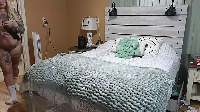 TexasTattooedHouseWife online show from November 5, 3:50 pm