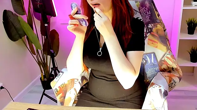CarolGiggly online show from April 29, 11:10 pm