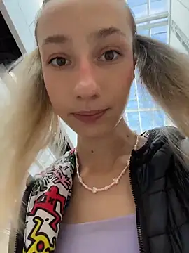 Snapshot of Lia__Love chatting on September 17, 1:09 pm Lia Love online show from September 17, 1:09 pm