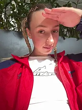 Snapshot of Lia__Love chatting on September 9, 12:16 pm Lia Love online show from September 9, 12:16 pm