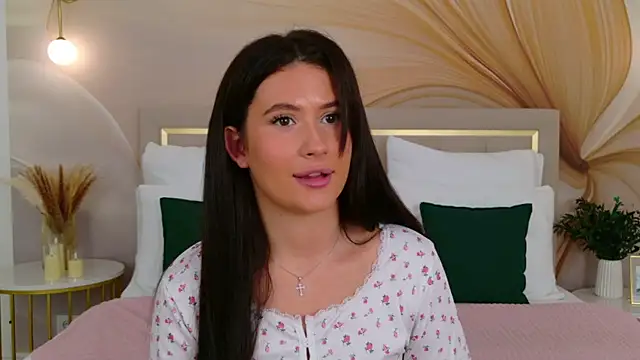 milaleoneli online show from June 28, 3:18 pm
