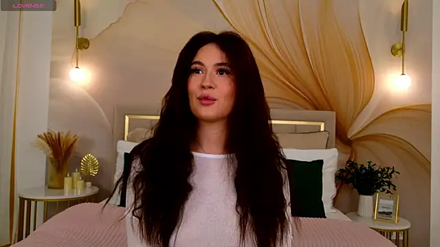 milaleoneli online show from August 7, 2:46 pm