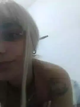 Snapshot of LuciEdengod chatting on October 3, 12:05 am LuciEdengod online show from October 3, 12:05 am