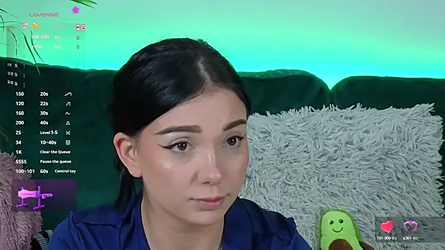 Snapshot of Avery-- chatting on October 6, 8:42 am Avery-- online show from October 6, 8:42 am