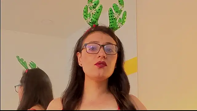 Selenecollins online show from December 5, 1:23 pm