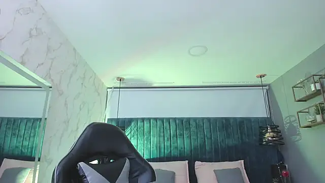 Snapshot of MAGIC_SOFI chatting on October 14, 7:49 pm MAGIC SOFI online show from October 14, 7:49 pm