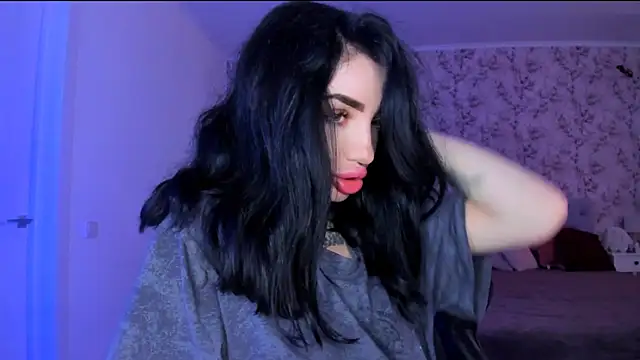 NancyLovee  online show from June 8, 11:55 am