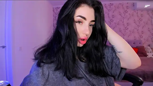 NancyLovee  online show from July 5, 9:26 am
