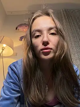 EmilyWi  online show from May 13, 9:20 pm