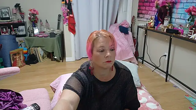 Snapshot of Luna1984 chatting on September 30, 11:20 pm Luna1984 online show from September 30, 11:20 pm