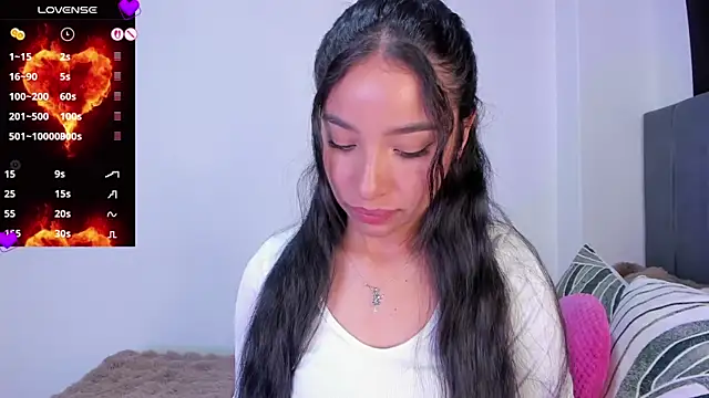 lillielover16 online show from July 28, 2:31 am