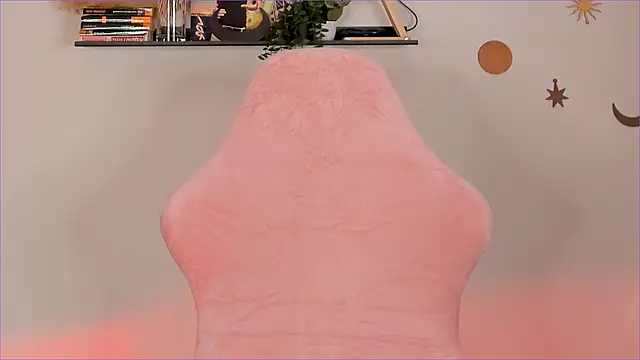 Snapshot of Cassie_Ice chatting on October 13, 8:06 am Cassie Ice online show from October 13, 8:06 am