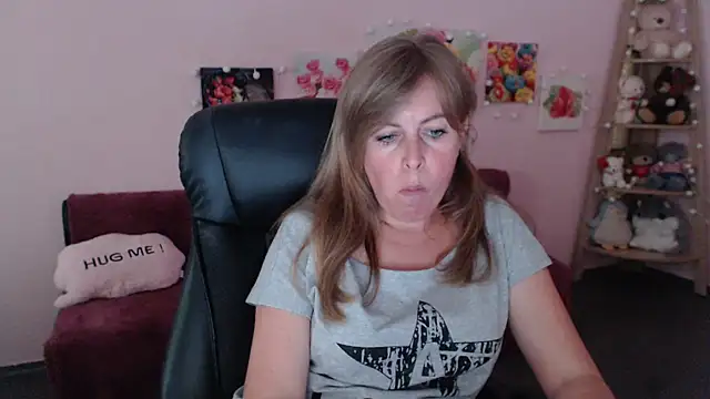 Hot Milady online show from June 26, 7:53 am