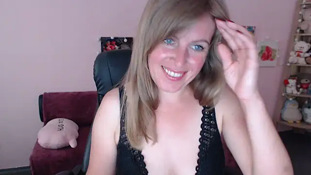 Hot Milady online show from June 12, 7:49 am