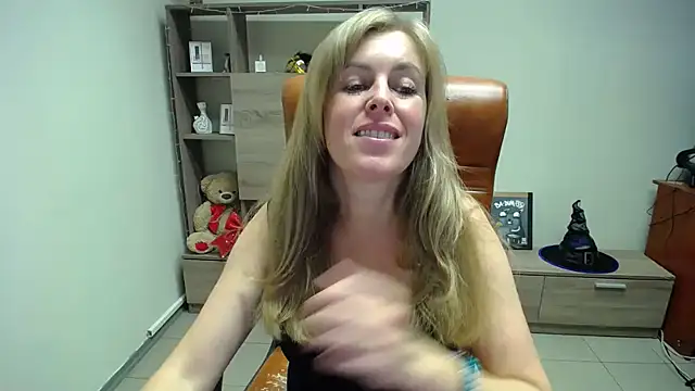 Hot Milady online show from August 1, 7:43 am