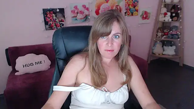 Hot Milady online show from July 28, 7:39 am