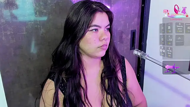 klhoe boobs online show from April 29, 4:16 am