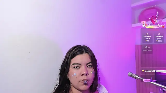 klhoe boobs online show from June 26, 6:25 am