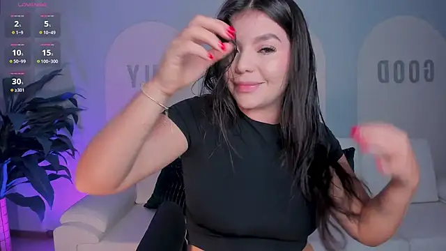 ValeriaRoldanX online show from June 25, 11:45 am