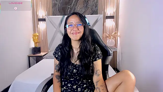 Valery wang online show from April 24, 12:30 pm