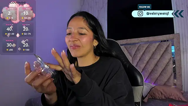 Valery wang online show from December 4, 12:18 pm