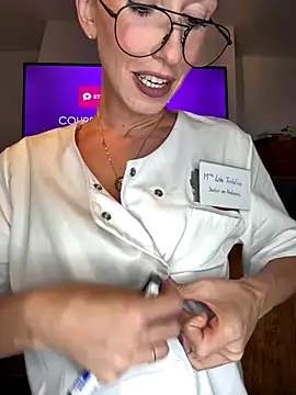 Snapshot of lola_tentatiion chatting on September 8, 7:02 pm lola tentatiion online show from September 8, 7:02 pm