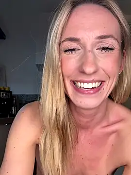 Snapshot of lola_tentatiion chatting on October 9, 8:46 pm lola tentatiion online show from October 9, 8:46 pm