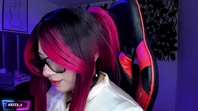 Kitty Gang online show from February 4, 6:49 am