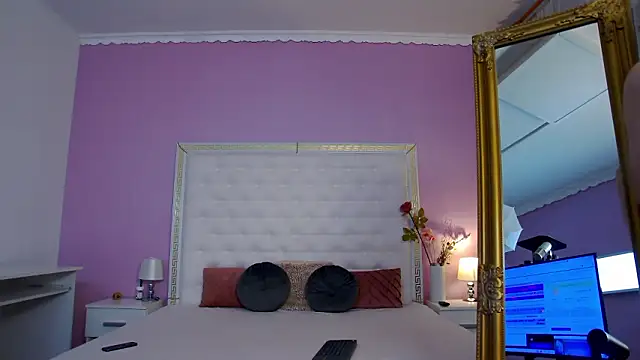 Lenna Paul online show from February 11, 5:09 am