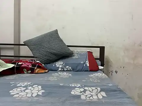 Pie066  online show from November 30, 12:42 pm