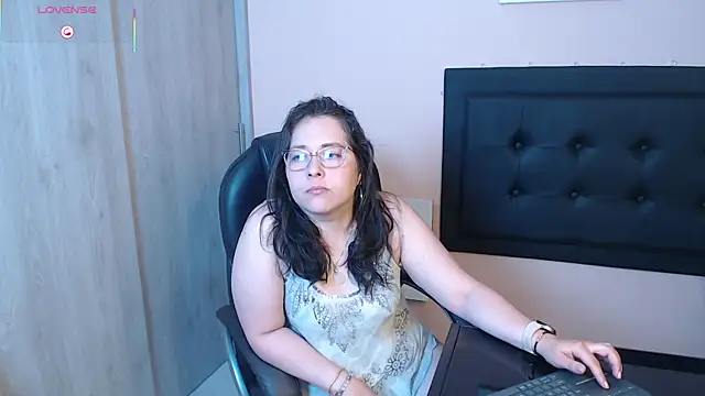 May Carlier online show from December 23, 2:15 am