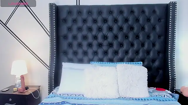 Snapshot of Krystal_cambell1 chatting on October 4, 8:02 pm Krystal cambell1 online show from October 4, 8:02 pm