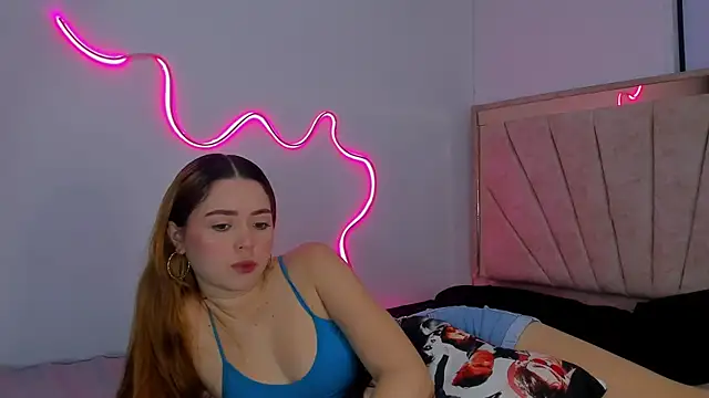 Hana and Zeta online show from March 14, 1:56 pm