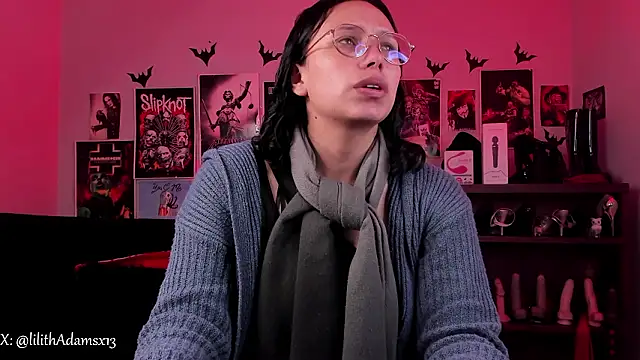 lilith-deveraux online show from March 18, 2:44 pm