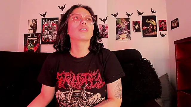 lilith-deveraux online show from June 12, 4:26 pm