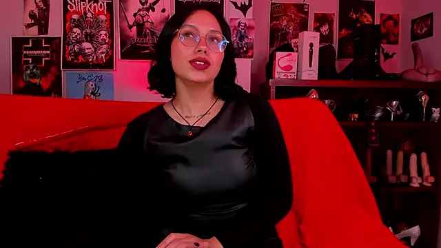 lilith-deveraux online show from April 27, 9:23 pm