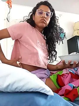 Karii-R online show from November 10, 1:17 pm