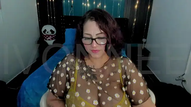 Ivonnee   online show from August 7, 1:12 am