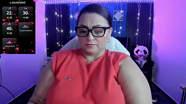 Ivonnee   online show from May 2, 3:32 am