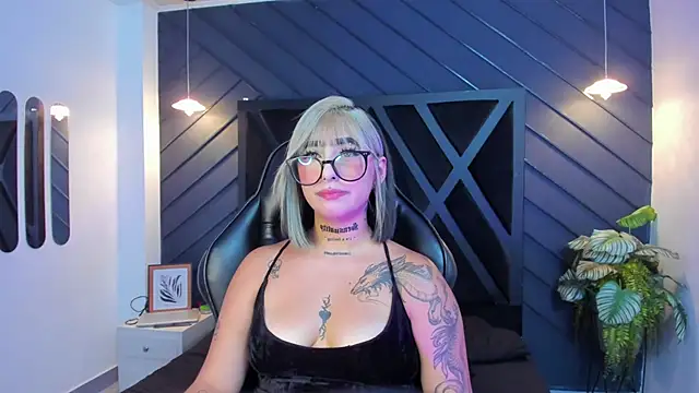 Alahia Dangelo online show from September 10, 12:05 pm