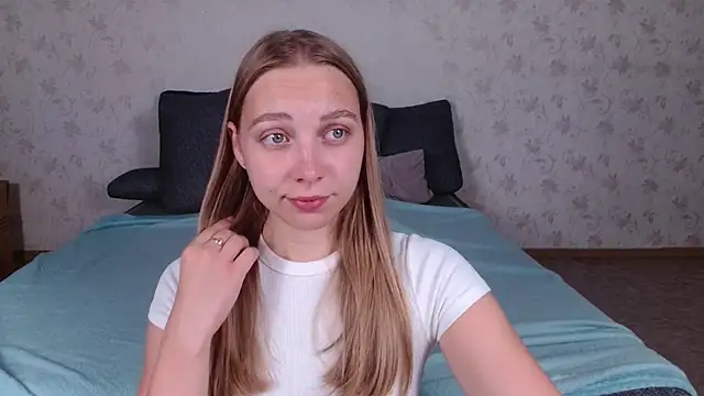 bellaa love  online show from August 3, 12:03 am