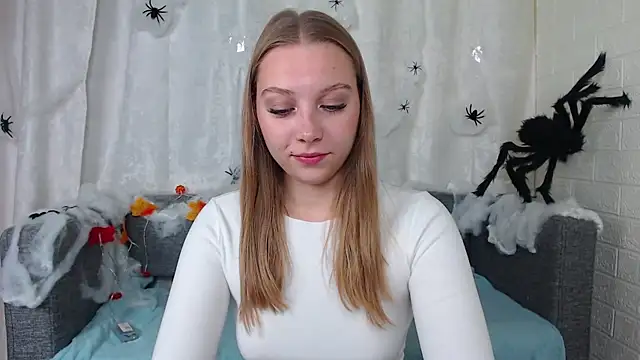 Snapshot of bellaa_love_ chatting on October 9, 12:48 am bellaa love online show from October 9, 12:48 am