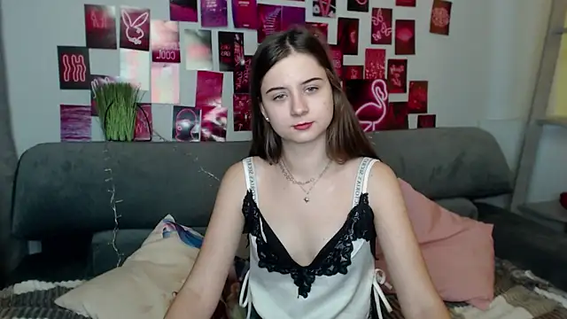 Snapshot of MilanaRoza chatting on September 28, 5:25 am MilanaRoza online show from September 28, 5:25 am