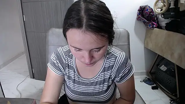 NatyScoth online show from December 17, 7:07 pm