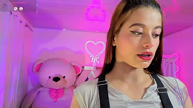 Snapshot of Laylafoxy_tay chatting on September 15, 3:59 am Laylafoxy tay online show from September 15, 3:59 am
