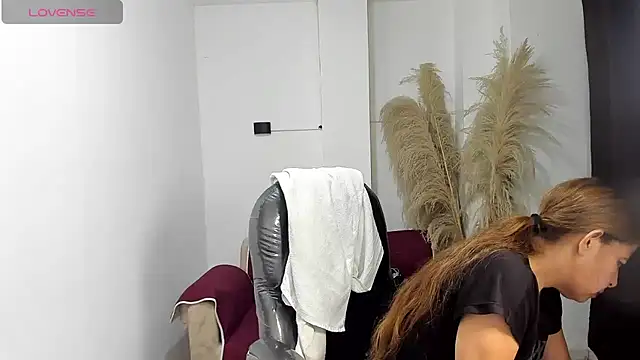 Milf karlye online show from June 17, 3:08 am
