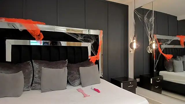 emilie xx  online show from October 27, 9:31 pm