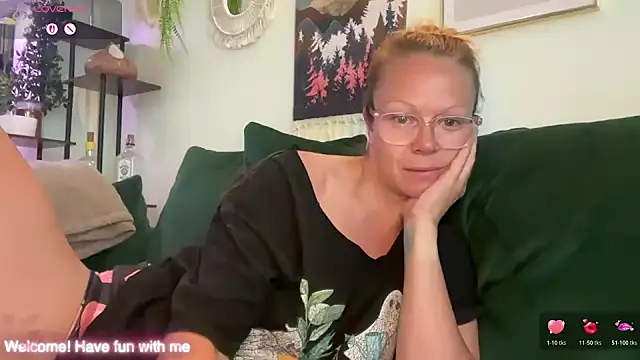 MelodyRoseUk online show from May 27, 8:11 am