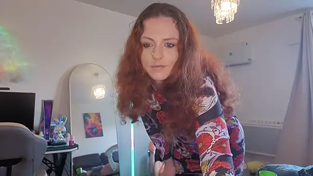 ENGLISHEMILY 69 online show from March 14, 3:46 pm